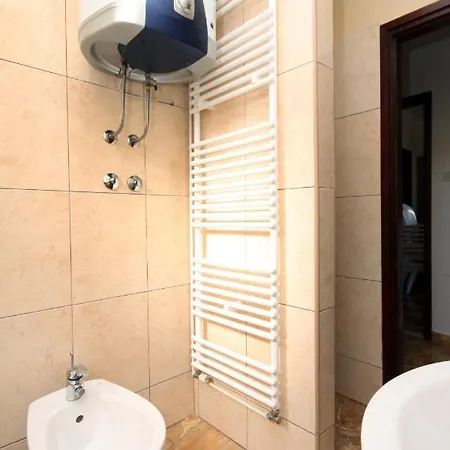 1051b Apartment *